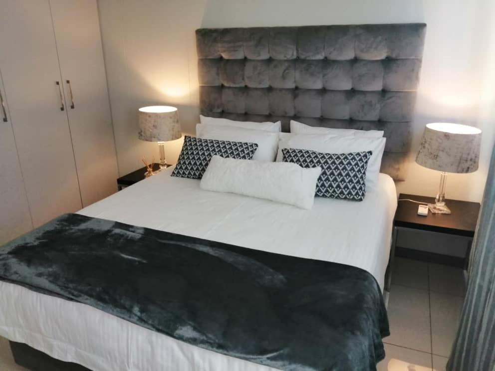 D'S Central Hideout Windhoek Luaran gambar